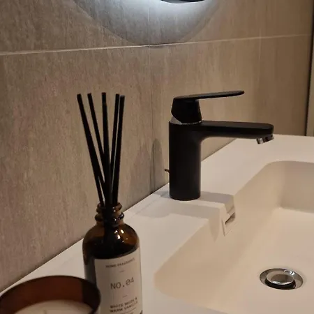 Aurora Retreat Free Parking & Free Wifi Appartement *
