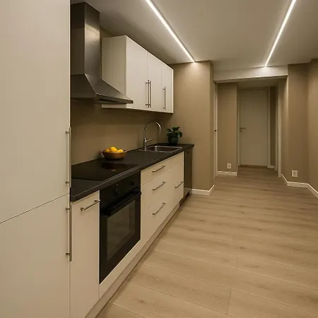 Aurora Retreat Free Parking & Free Wifi Appartement
