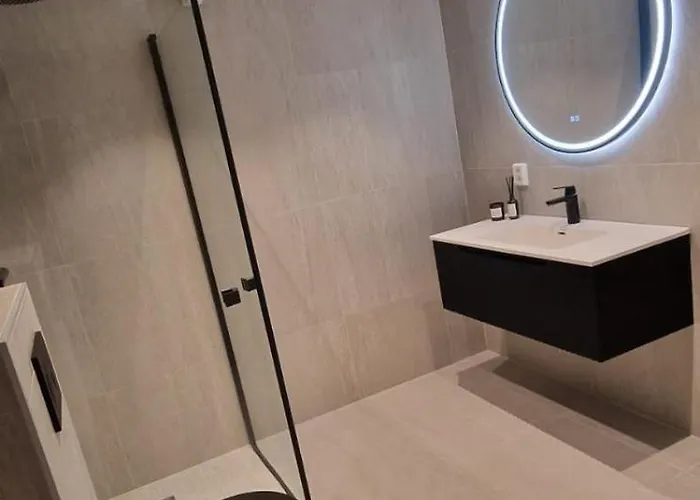 Aurora Retreat Free Parking & Free Wifi Apartmán *